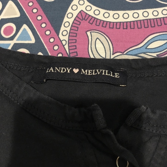 brandy melville tee - Picture 2 of 2